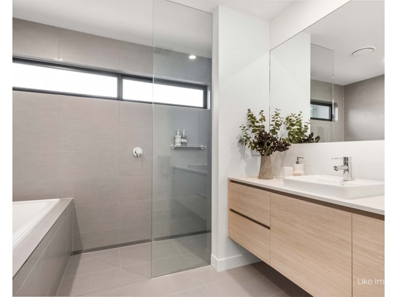 11a  Bellevue Road, Bentleigh East VIC 3165