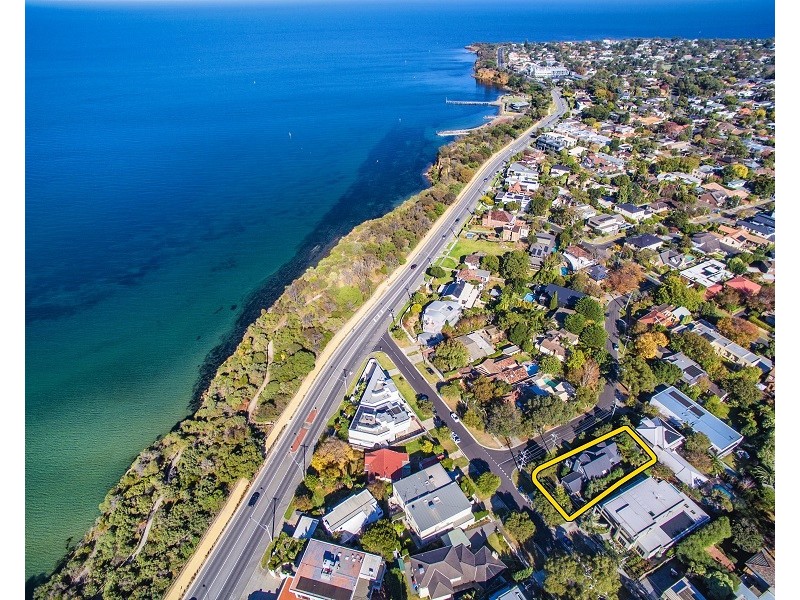 7 Wells Road, Beaumaris VIC 3193