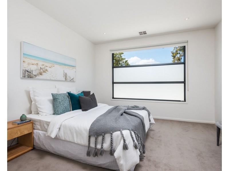 18B Surf Avenue, Beaumaris VIC 3193