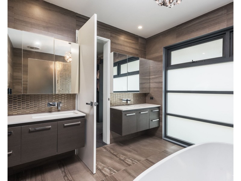 112 Esplanade, Brighton VIC 3186