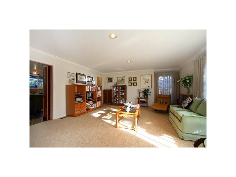 8 Rhoda Street, Dingley Village VIC 3172