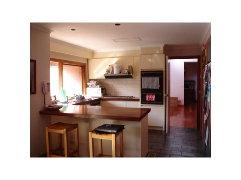 18 Holland Avenue, Dingley Village VIC 3172