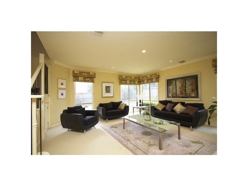 7 Donna Close, Dingley Village VIC 3172