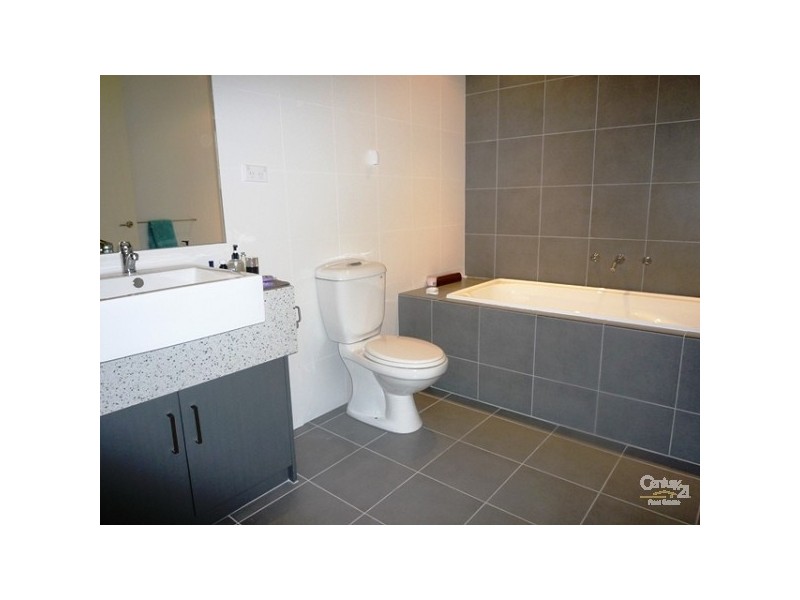 2/369 Esplanade, Altona VIC 3018