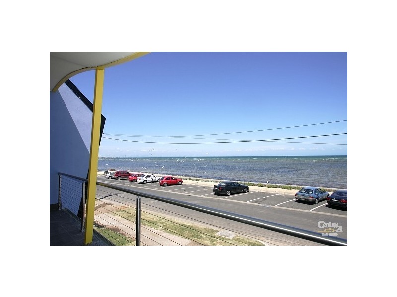 2/369 Esplanade, Altona VIC 3018