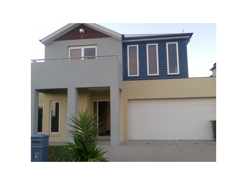 9 Central Park Avenue, Point Cook VIC 3030