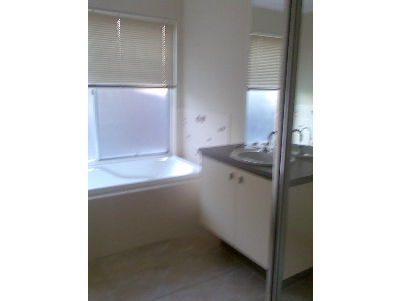 9 Central Park Avenue, Point Cook VIC 3030