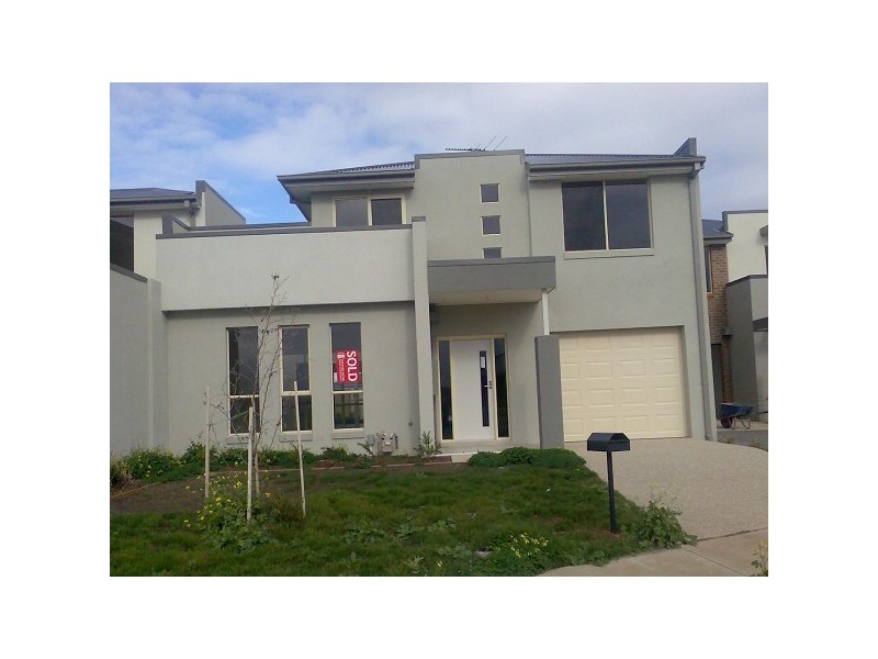 16 EAST CORNHILL DRIVE, Point Cook VIC 3030