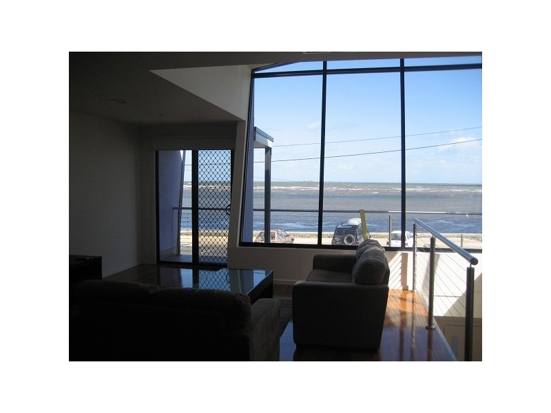 2/369 ESPLANADE, Altona VIC 3018