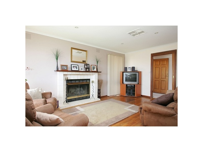 1 ROMERIL COURT, Altona Meadows VIC 3028