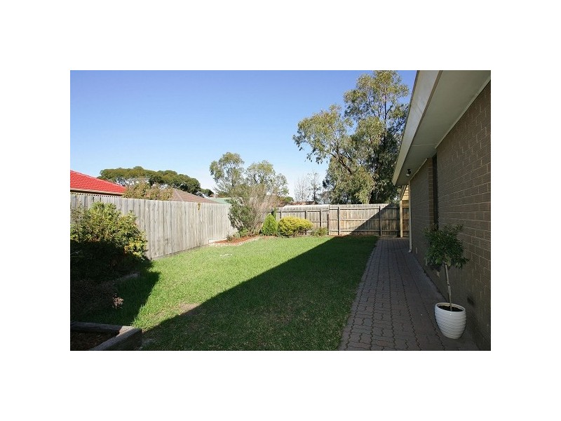 1 ROMERIL COURT, Altona Meadows VIC 3028