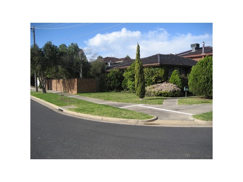 39 Roach Drive, Altona Meadows VIC 3028