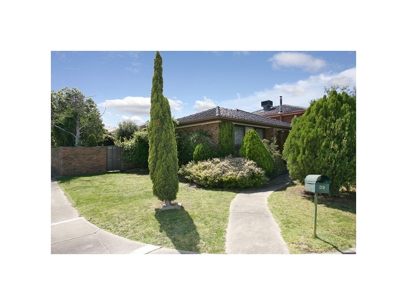 39 Roach Drive, Altona Meadows VIC 3028