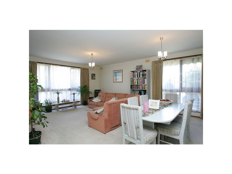 39 Roach Drive, Altona Meadows VIC 3028