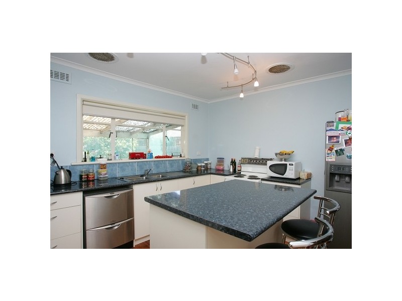 29 Myrtle Grove, Altona VIC 3018