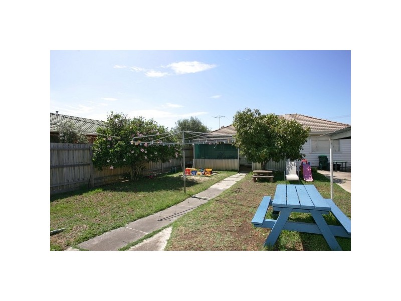 29 Myrtle Grove, Altona VIC 3018