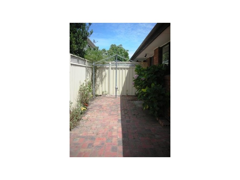 2/5 Upton Street, Altona VIC 3018