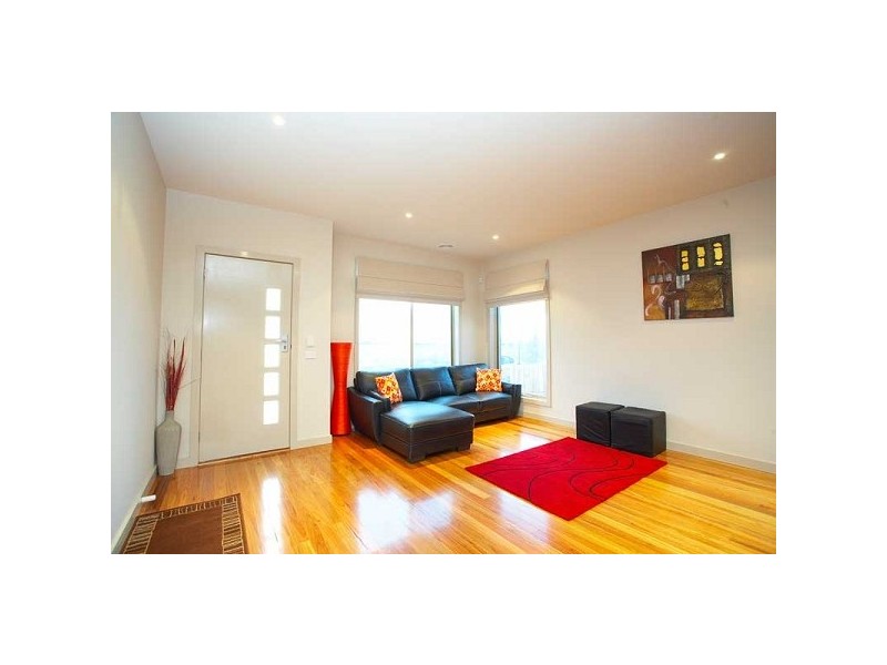 2/1 Vanderbilt Avenue, Truganina VIC 3029
