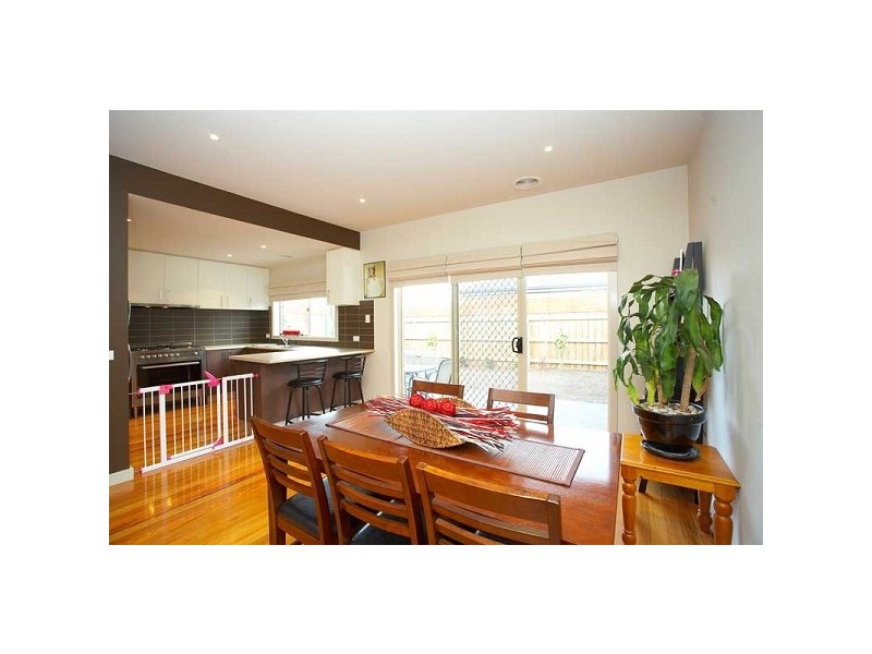 2/1 Vanderbilt Avenue, Truganina VIC 3029
