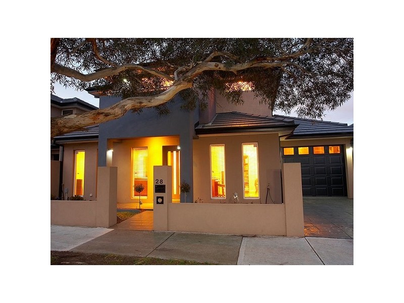 28 Paproth Grove, Altona North VIC 3025