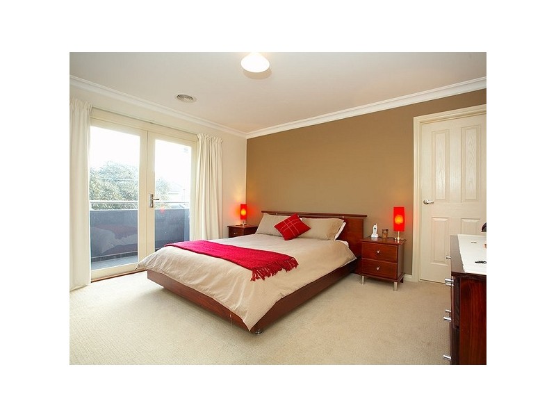 28 Paproth Grove, Altona North VIC 3025