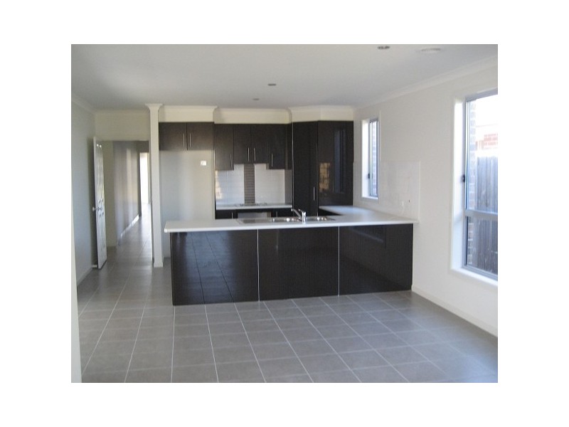 4 Russell Court, Altona Meadows VIC 3028