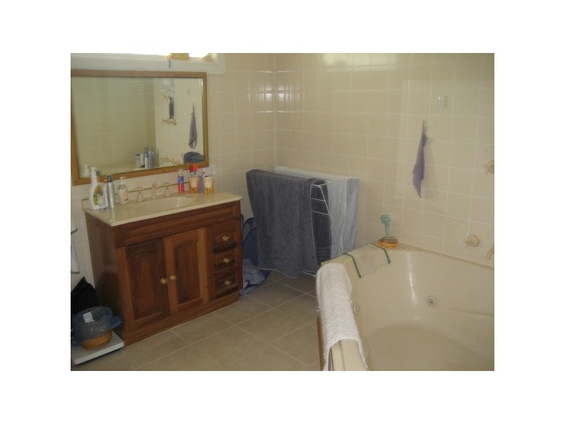 28 Charles Road, Altona VIC 3018