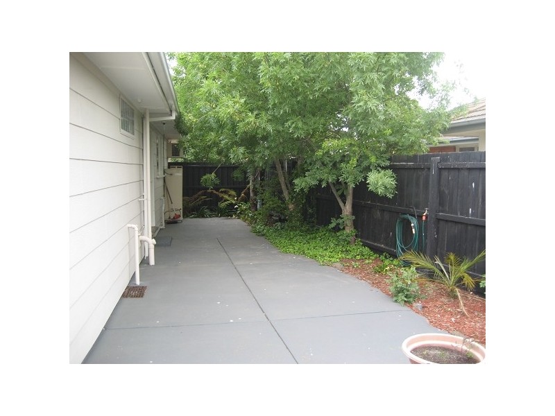 28 Charles Road, Altona VIC 3018