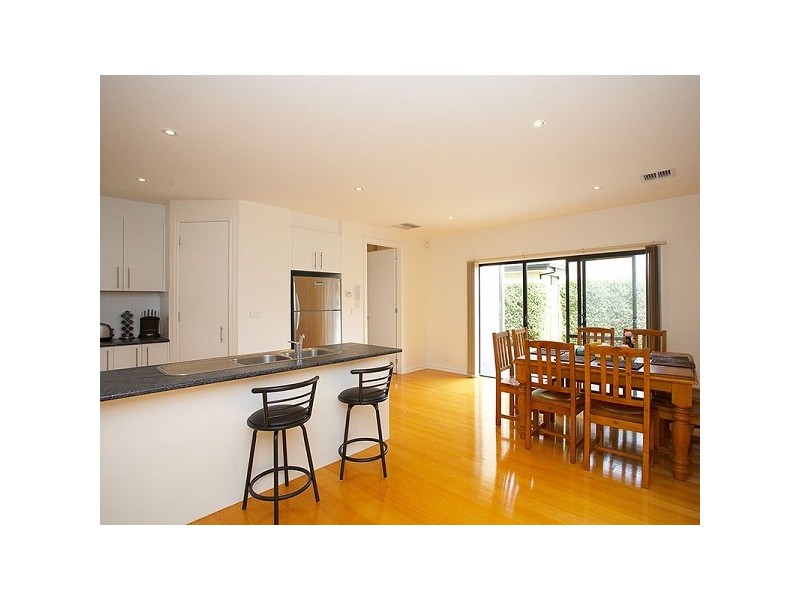 18 Waratah Drive, Altona Meadows VIC 3028