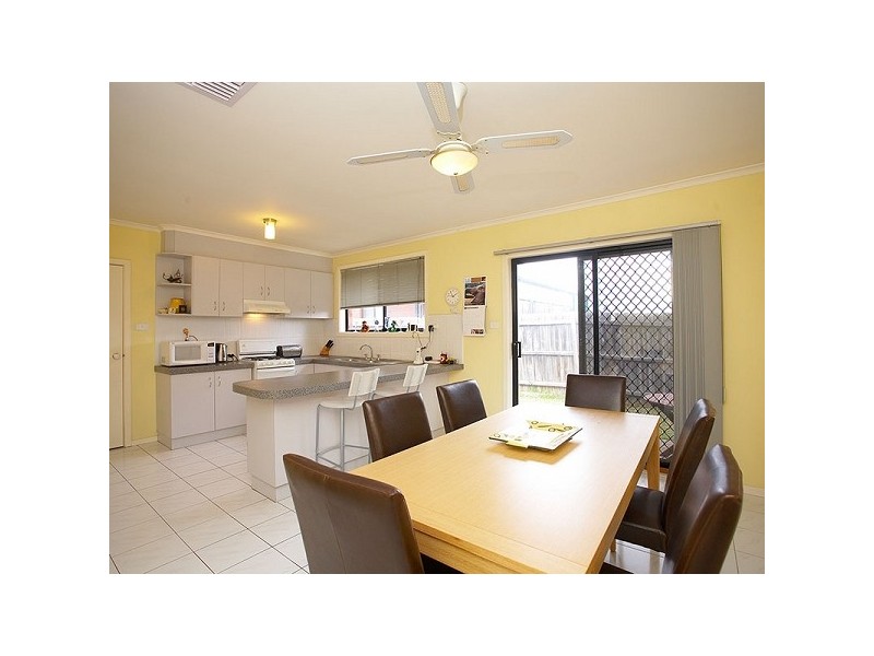 2/64-66 Balaclava Avenue, Altona Meadows VIC 3028