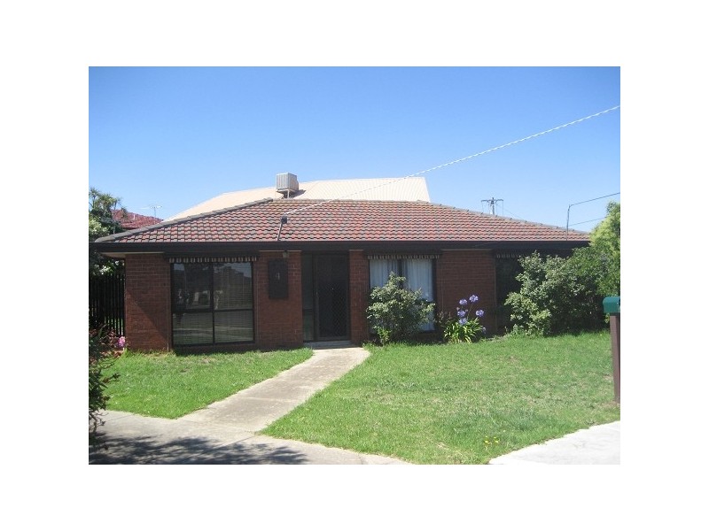 4 McGowan Court, Altona Meadows VIC 3028