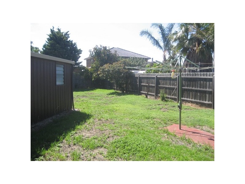 4 McGowan Court, Altona Meadows VIC 3028