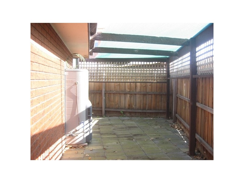 4 McGowan Court, Altona Meadows VIC 3028