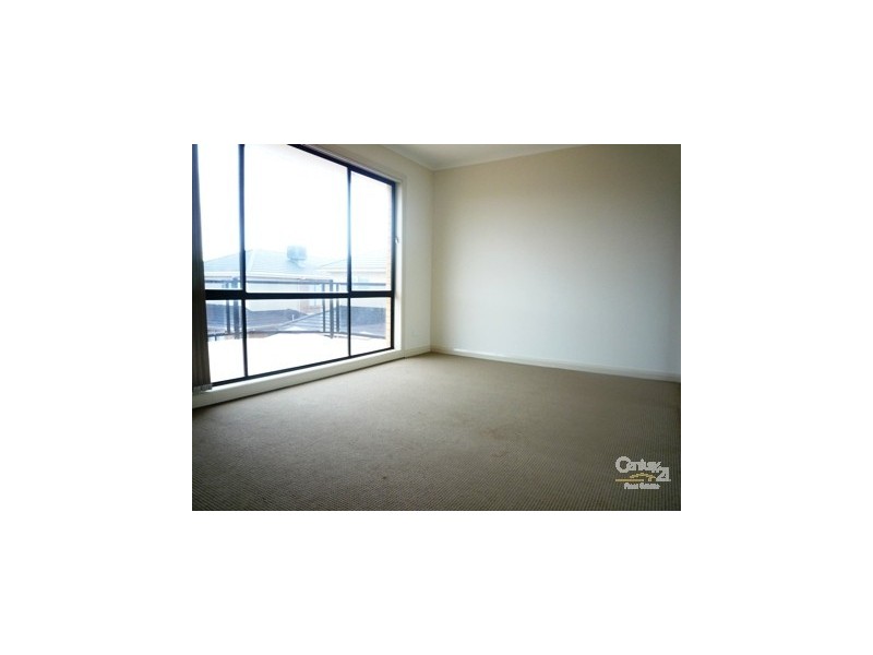 12 Horizon Point, Sanctuary Lakes VIC 3030