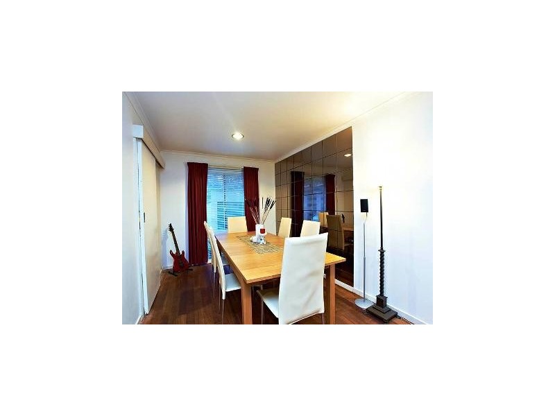 27 Simmons Drive, Seaholme VIC 3018