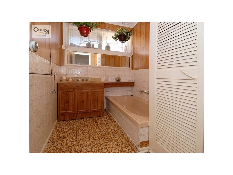 25 Bracken Grove, Altona VIC 3018