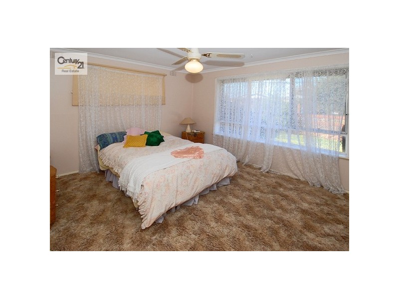 25 Bracken Grove, Altona VIC 3018