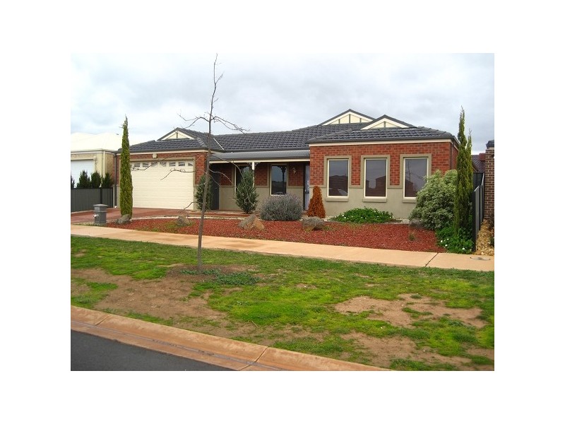 48 Innisfail Drive, Point Cook VIC 3030