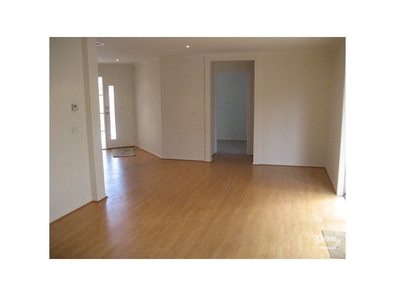 2/42 Galvin Street, Altona VIC 3018