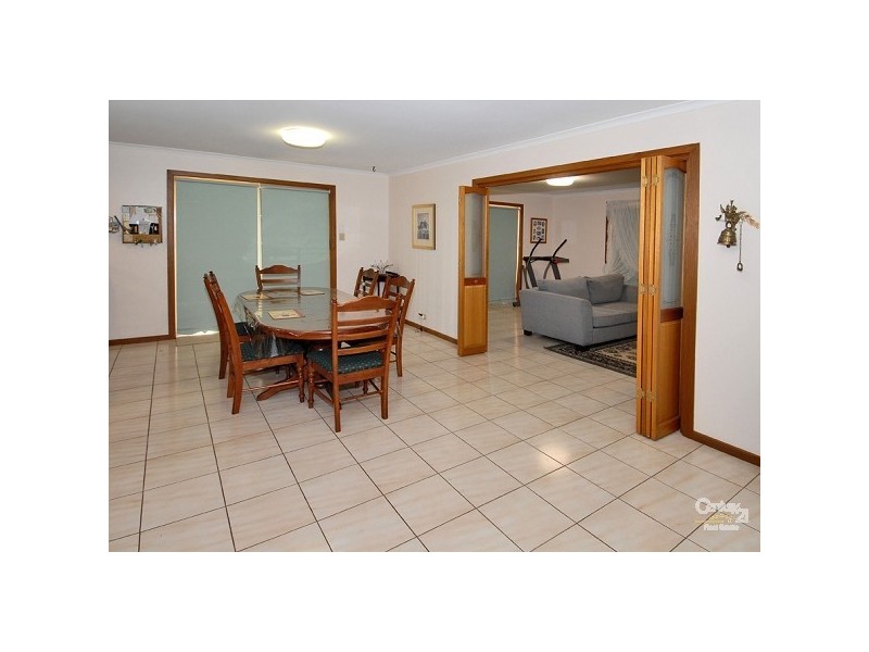 19 Leake Court, Altona Meadows VIC 3028