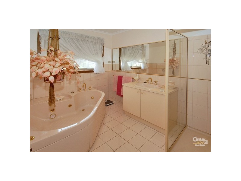 19 Leake Court, Altona Meadows VIC 3028