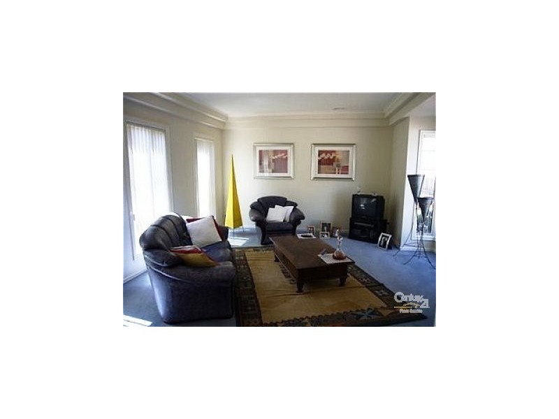 2/34 Bent Street, Altona VIC 3018