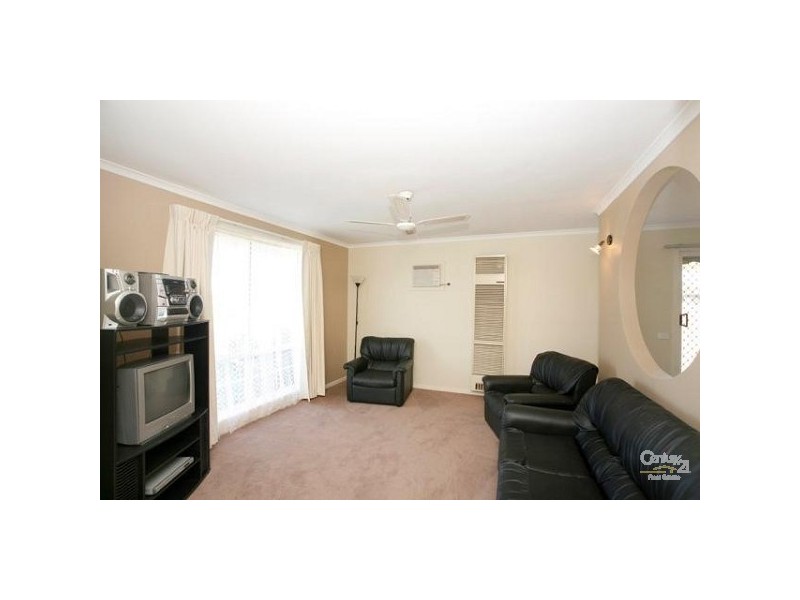 2/12 Tatman Drive, Altona Meadows VIC 3028