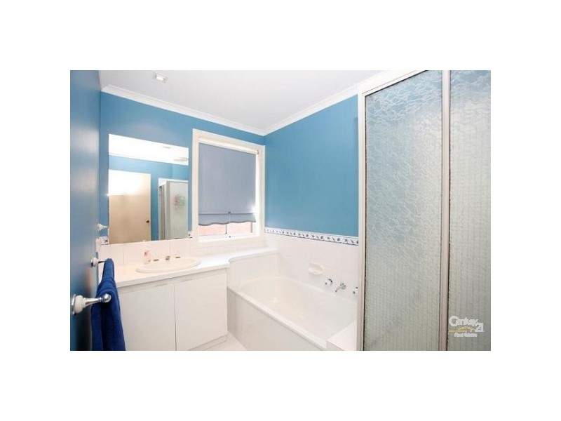 2/12 Tatman Drive, Altona Meadows VIC 3028