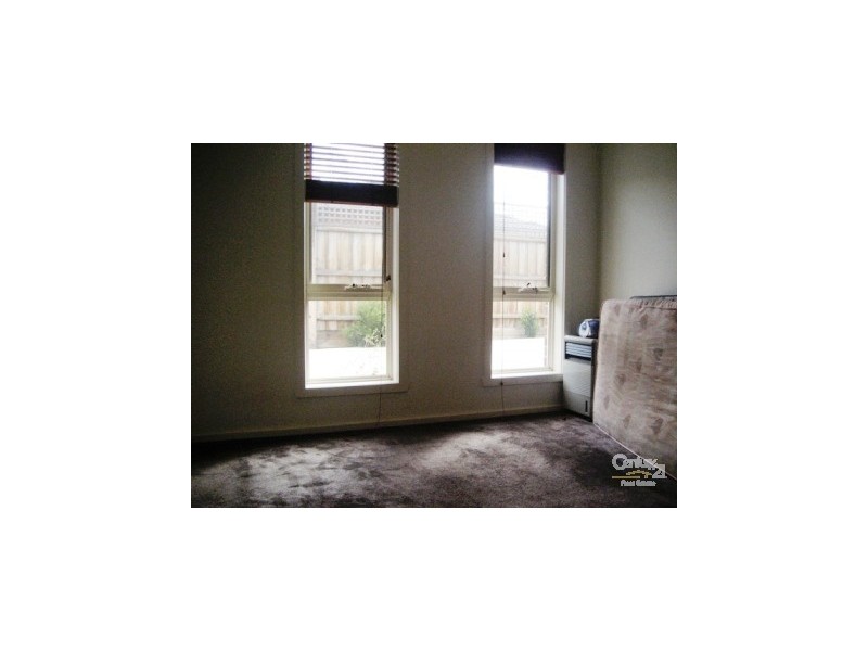 2/33 Grandview Street, Glenroy VIC 3046