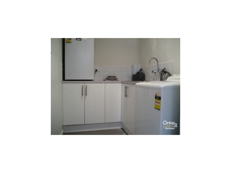 2/33 Grandview Street, Glenroy VIC 3046