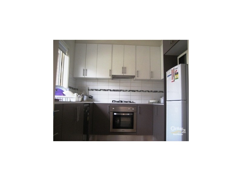 2/33 Grandview Street, Glenroy VIC 3046