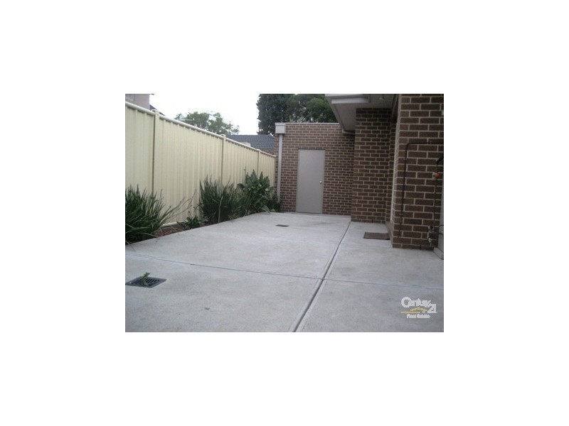 2/33 Grandview Street, Glenroy VIC 3046