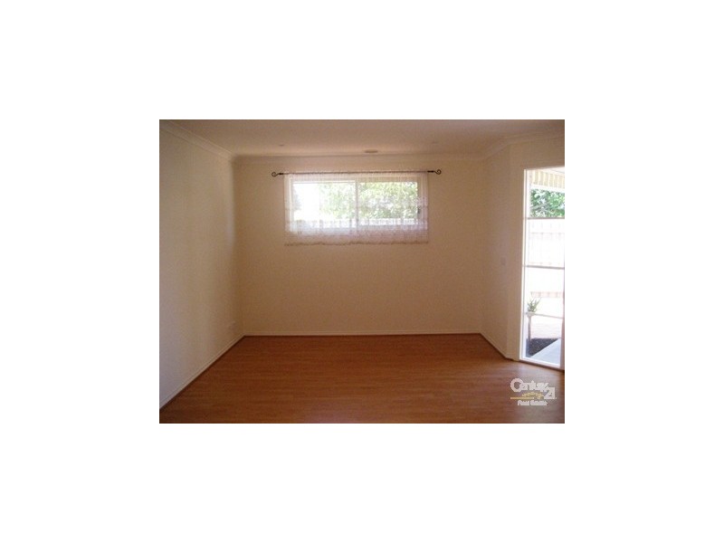 2/42 Galvin Steet, Altona VIC 3018