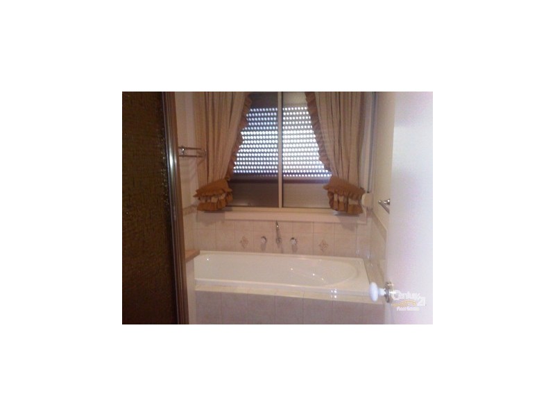 8 Anglers Court, Seabrook VIC 3028